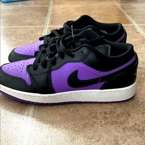 Nike Kids' Sneakers in Black and Purple